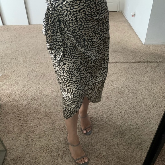 Fierce and chic midi leapord skirt New with tags - Picture 4 of 4